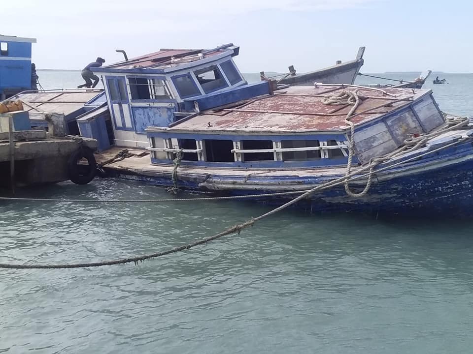 இலை பெய்யும் காலம்