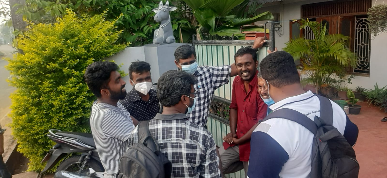 கலையும் வாலும் : 2