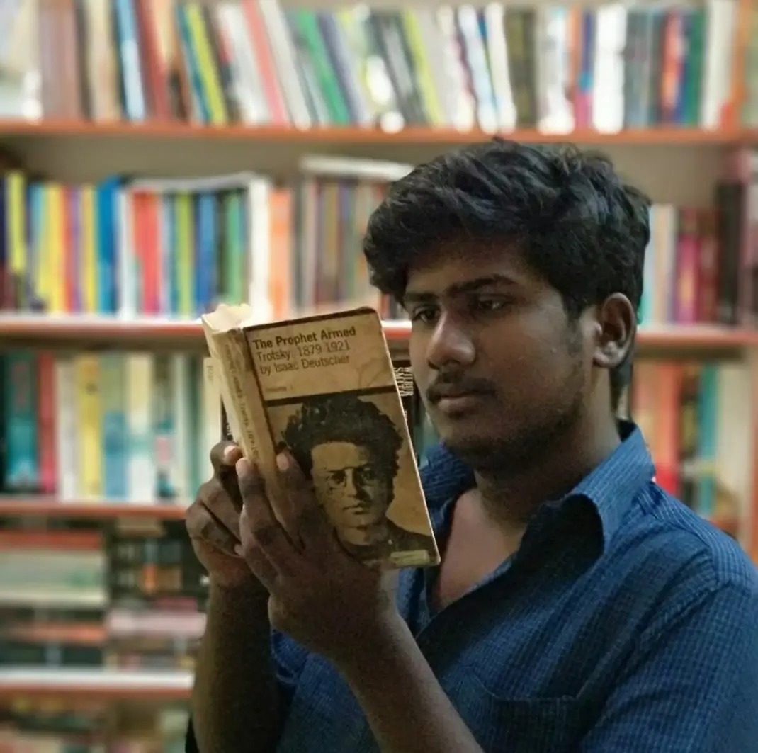 முதற் கனவின் வெம்மை : பிறழ்